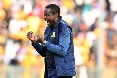 موكوينا: الله يحبنا.. ومحظوظ لتدريب مجموعة رائعة من اللاعبين في صنداونز